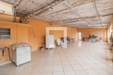 Casa à venda com 230m², 2 quartos e 2 vagas Casa à venda com 230m², 2 quartos e 2 vagasÁrea de Serviço