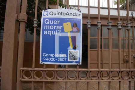 Casa à venda com 230m², 2 quartos e 2 vagas Casa à venda com 230m², 2 quartos e 2 vagasPlaca