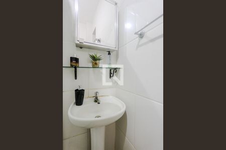 Banheiro de apartamento para alugar com 1 quarto, 38m² em Floresta, Porto Alegre