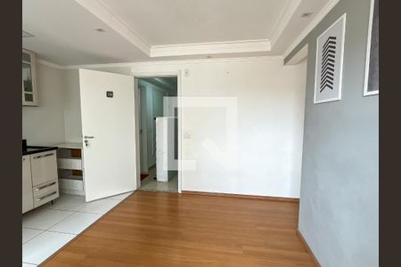 Sala de apartamento para alugar com 2 quartos, 44m² em Vila Zat, São Paulo