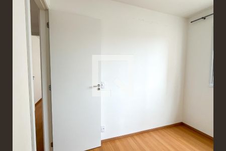 Quarto 1 de apartamento para alugar com 2 quartos, 44m² em Vila Zat, São Paulo