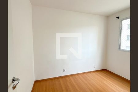 Quarto 2 de apartamento para alugar com 2 quartos, 44m² em Vila Zat, São Paulo