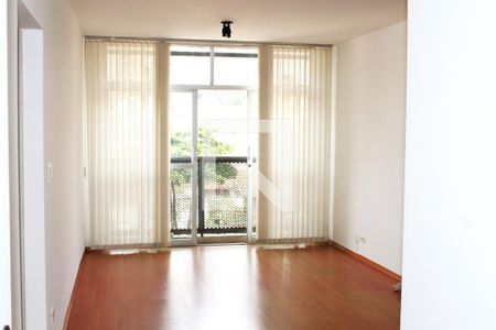 Apartamento à venda com 72m², 2 quartos e 1 vagaSala