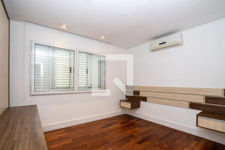 Suíte master de casa à venda com 3 quartos, 350m² em Jardim Maia, Guarulhos