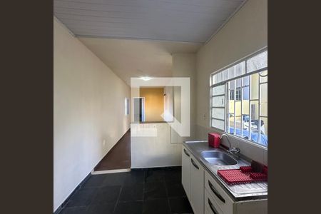 Cozinha de casa para alugar com 1 quarto, 28m² em Jardim das Vertentes, São Paulo