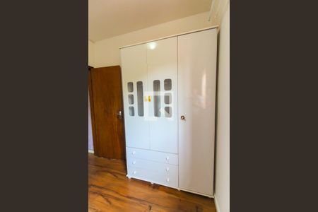 Quarto 1 de casa de condomínio para alugar com 2 quartos, 74m² em Vila Carmosina, São Paulo