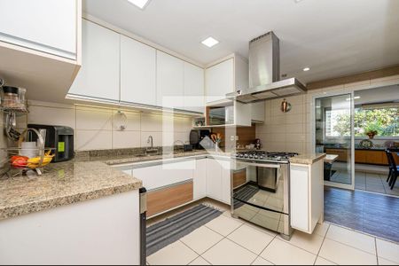 Apartamento à venda com 4 quartos, 246m² em Vila Sofia, São Paulo