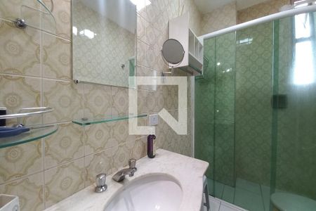 Banheiro de apartamento à venda com 1 quarto, 66m² em Cambuí, Campinas