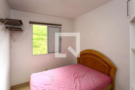 quarto 2 de apartamento para alugar com 2 quartos, 40m² em Parque Pinheiros, Taboão da Serra