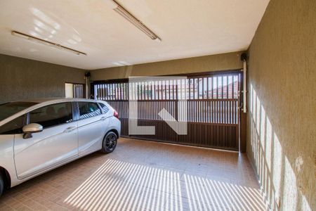 Casa à venda com 3 quartos, 202m² em Vila Lucinda, Santo André