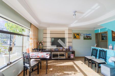 Casa à venda com 3 quartos, 202m² em Vila Lucinda, Santo André
