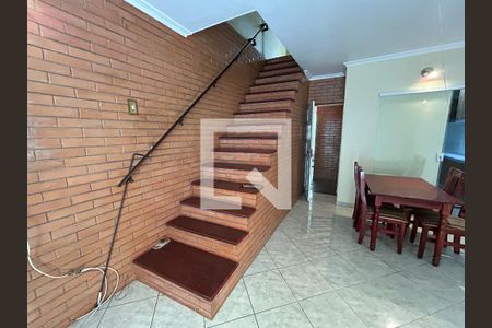 Escada de acesso 2º pavimento de casa à venda com 2 quartos, 155m² em Méier, Rio de Janeiro