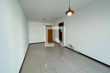 Sala de casa para alugar com 3 quartos, 103m² em Jardim Vinte E Cinco de Agosto, Duque de Caxias