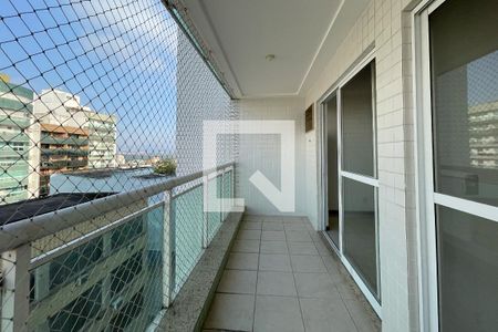 Varanda de casa para alugar com 3 quartos, 103m² em Jardim Vinte E Cinco de Agosto, Duque de Caxias