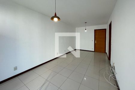 Sala de casa para alugar com 3 quartos, 103m² em Jardim Vinte E Cinco de Agosto, Duque de Caxias