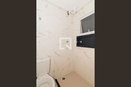 Banheiro de apartamento à venda com 1 quarto, 27m² em Vila Mazzei, São Paulo