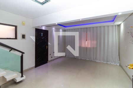 Sala de casa para alugar com 4 quartos, 175m² em Vila União (zona Leste), São Paulo