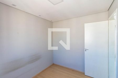 Quarto 1 de apartamento para alugar com 2 quartos, 56m² em Camargos, Belo Horizonte