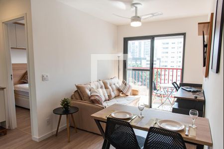 Sala e cozinha de apartamento para alugar com 1 quarto, 33m² em Vila Mariana, São Paulo