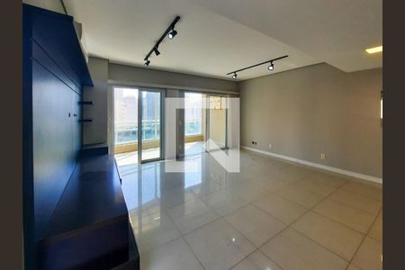 Sala de apartamento à venda com 3 quartos, 137m² em Vila Olímpia, São Paulo