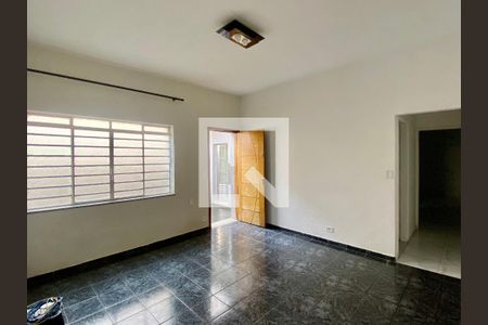 Sala de casa para alugar com 4 quartos, 140m² em Vila Cláudia, São Paulo