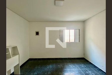 Quarto 1 de casa para alugar com 4 quartos, 140m² em Vila Cláudia, São Paulo