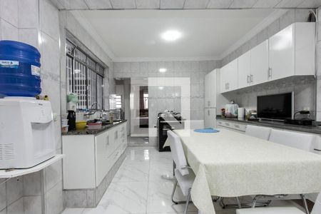 Casa à venda com 4 quartos, 312m² em Vila Moraes, São Paulo