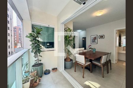 Sala de apartamento à venda com 2 quartos, 132m² em Lourdes, Belo Horizonte