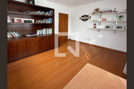 Casa à venda com 4 quartos, 302m² em Piratininga, Niterói