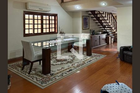 Casa à venda com 3 quartos, 302m² em Piratininga, Niterói