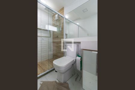 Casa 1 - Banheiro 1 de casa à venda com 6 quartos, 250m² em Jardim América, Rio de Janeiro