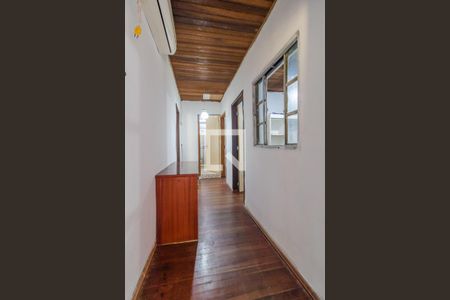 Corredor de casa para alugar com 3 quartos, 70m² em Coronel Aparício Borges, Porto Alegre