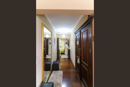 Apartamento para alugar com 198m², 4 quartos e 3 vagas Apartamento para alugar com 198m², 4 quartos e 3 vagasCorredor