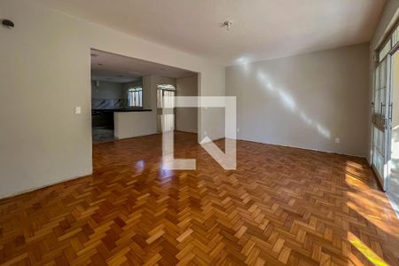 Sala de casa para alugar com 3 quartos, 260m² em Serra, Belo Horizonte