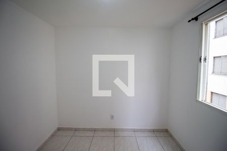 Quarto 1 de apartamento para alugar com 2 quartos, 42m² em Itaim Paulista, São Paulo