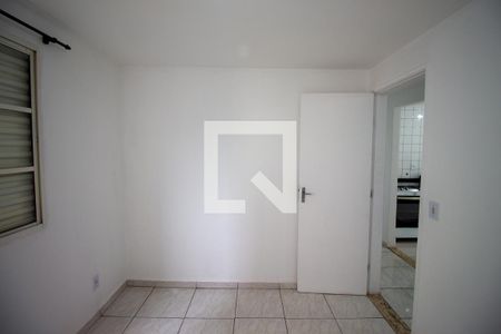 Quarto 1 de apartamento para alugar com 2 quartos, 42m² em Itaim Paulista, São Paulo