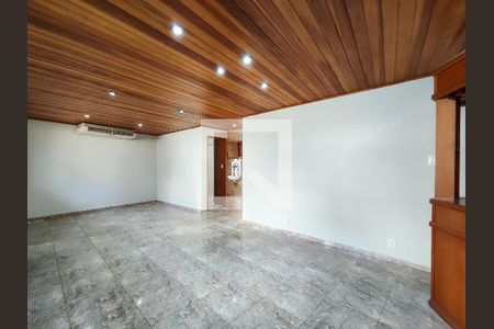 Sala de casa à venda com 4 quartos, 150m² em São Francisco Xavier, Rio de Janeiro