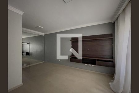 Sala de casa de condomínio à venda com 2 quartos, 110m² em Vila Granada, São Paulo