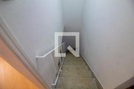 Escada de casa para alugar com 3 quartos, 135m² em Vila Cordeiro, São Paulo