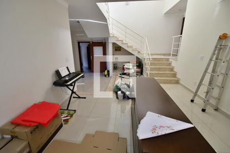 Sala 1 de casa para alugar com 4 quartos, 260m² em Parque Alto Taquaral, Campinas