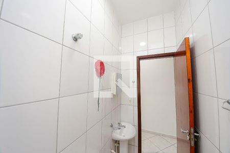 Banheiro de apartamento para alugar com 1 quarto, 28m² em Vila Paulo Silas, São Paulo