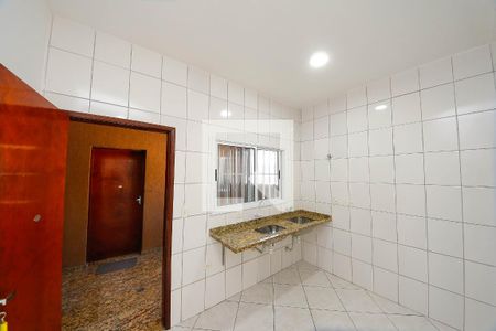 Cozinha de apartamento para alugar com 1 quarto, 28m² em Vila Paulo Silas, São Paulo