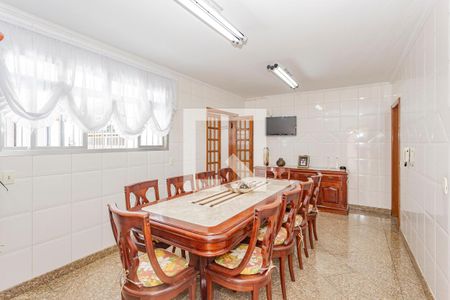 Casa à venda com 3 quartos, 450m² em Vila Gumercindo, São Paulo