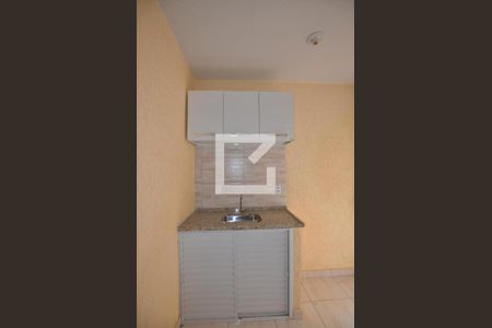 Cozinha de apartamento para alugar com 1 quarto, 25m² em Cordovil, Rio de Janeiro