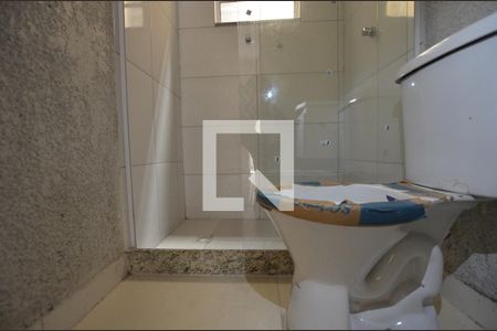 Banheiro de apartamento para alugar com 1 quarto, 25m² em Cordovil, Rio de Janeiro
