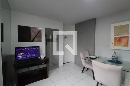 Sala de apartamento para alugar com 1 quarto, 60m² em Curicica, Rio de Janeiro