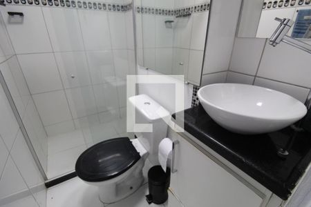 Banheiro de apartamento para alugar com 1 quarto, 60m² em Curicica, Rio de Janeiro