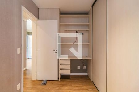 Quarto de apartamento à venda com 3 quartos, 73m² em Alphaville Empresarial, Barueri