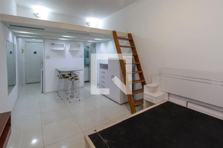 Sala de kitnet/studio para alugar com 0 quarto, 30m² em Barra da Tijuca, Rio de Janeiro
