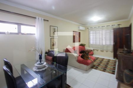 Sala de casa à venda com 3 quartos, 200m² em Chácara Santo Antônio (zona Sul), São Paulo